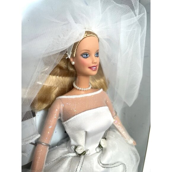 Blushing Bride Barbie Doll 1999 Mattel 26074 - Picture 5 of 13